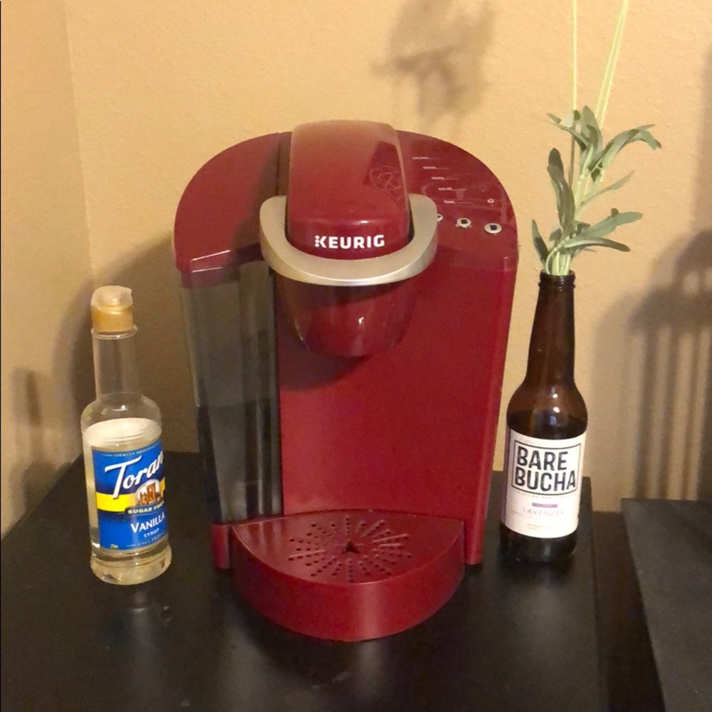 | New Keurig K50 | Rhubarb red |